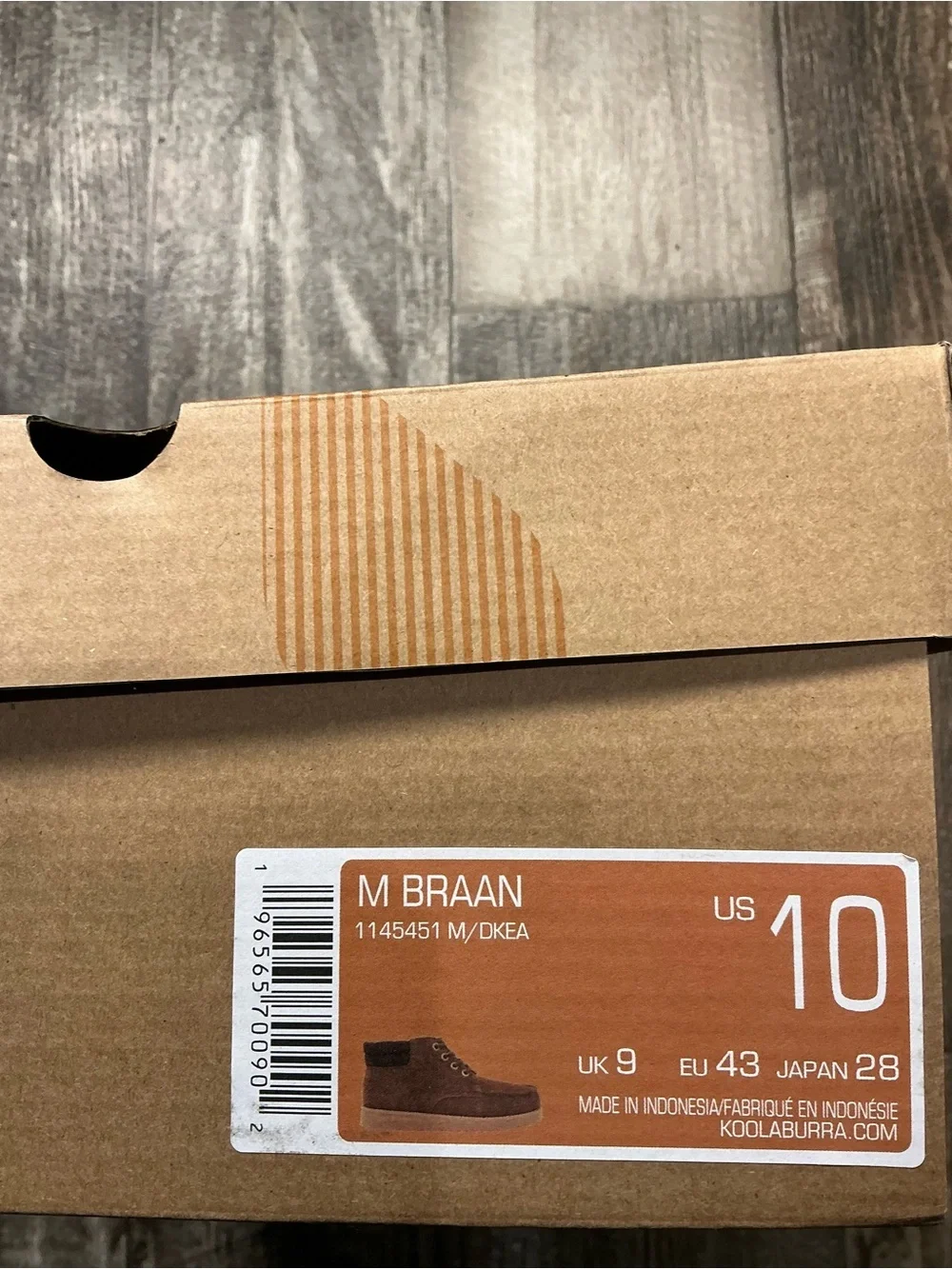 Koolaburra Men's Brown Suede Chukka with Tan Sole Size 10